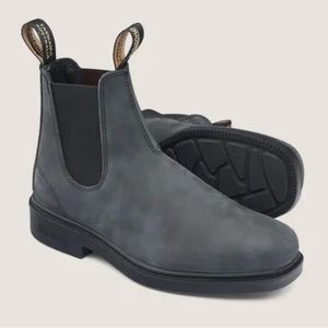 Blundstone boots - barely worn!